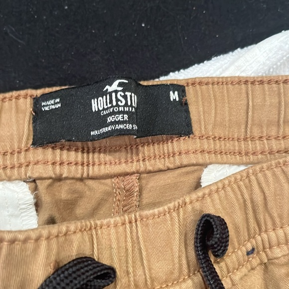 Hollister khakis medium - Picture 2 of 2